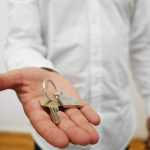 Expert slotenmaker voert diensten uit: slotinstallatie, reparatie en onderhoud voor woningen en bedrijven