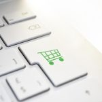 Visuele representatie van samenwerking in de digitale wereld tussen webshops en partners